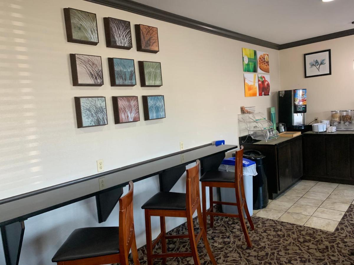 Quality Inn Near I-72 And Hwy 51 Forsyth Экстерьер фото