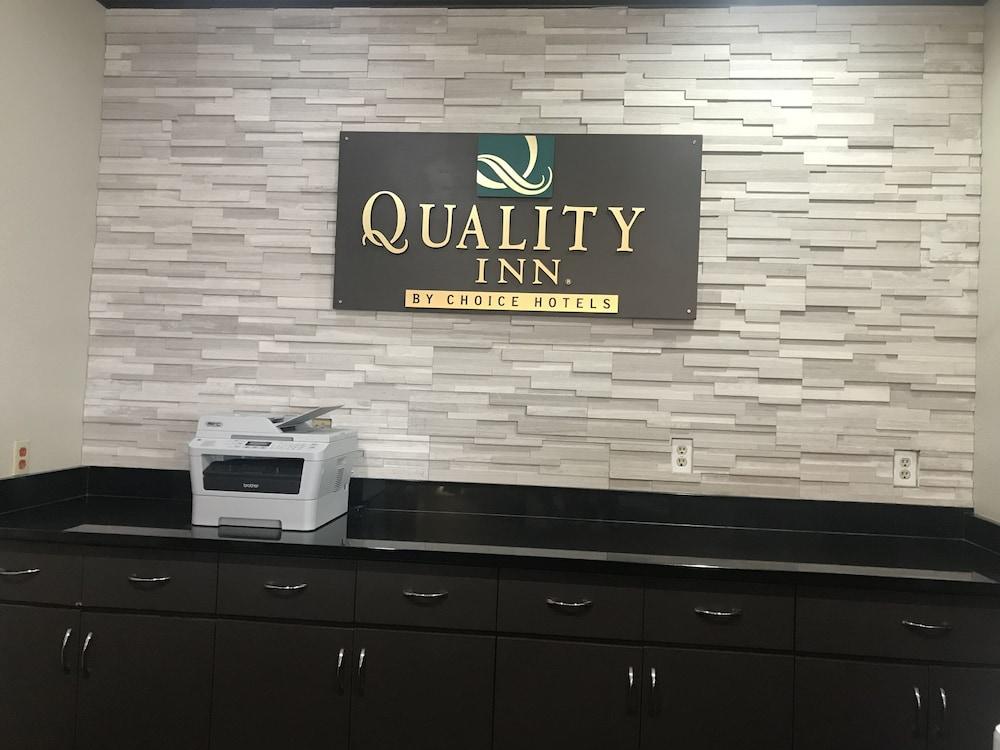 Quality Inn Near I-72 And Hwy 51 Forsyth Экстерьер фото