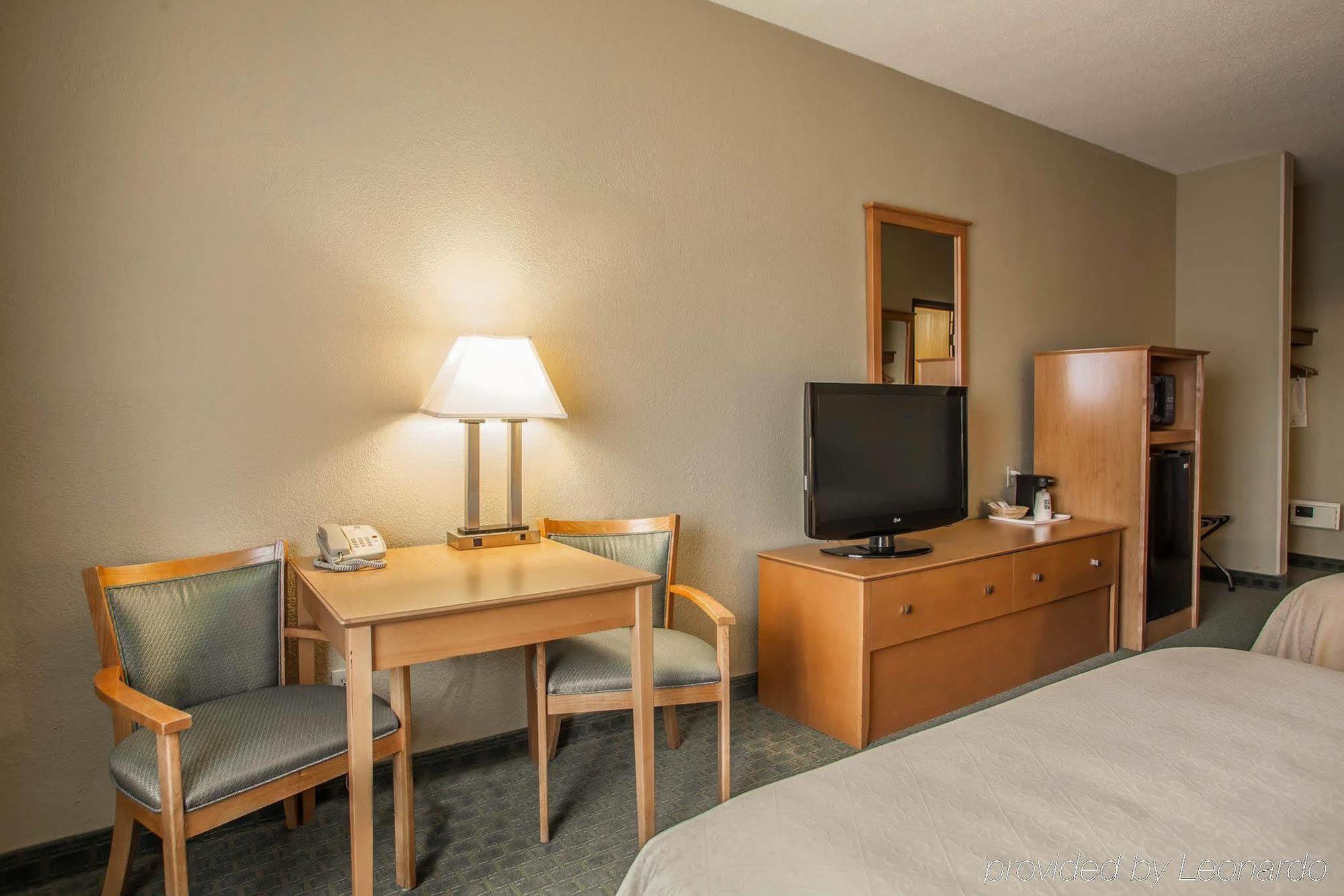 Quality Inn Near I-72 And Hwy 51 Forsyth Экстерьер фото
